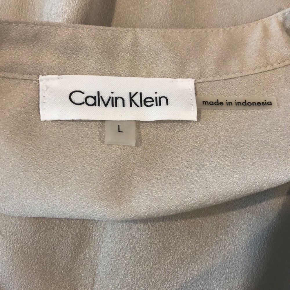 Calvin Klein V Neck Button Down Blouse Large - Picture 4 of 5